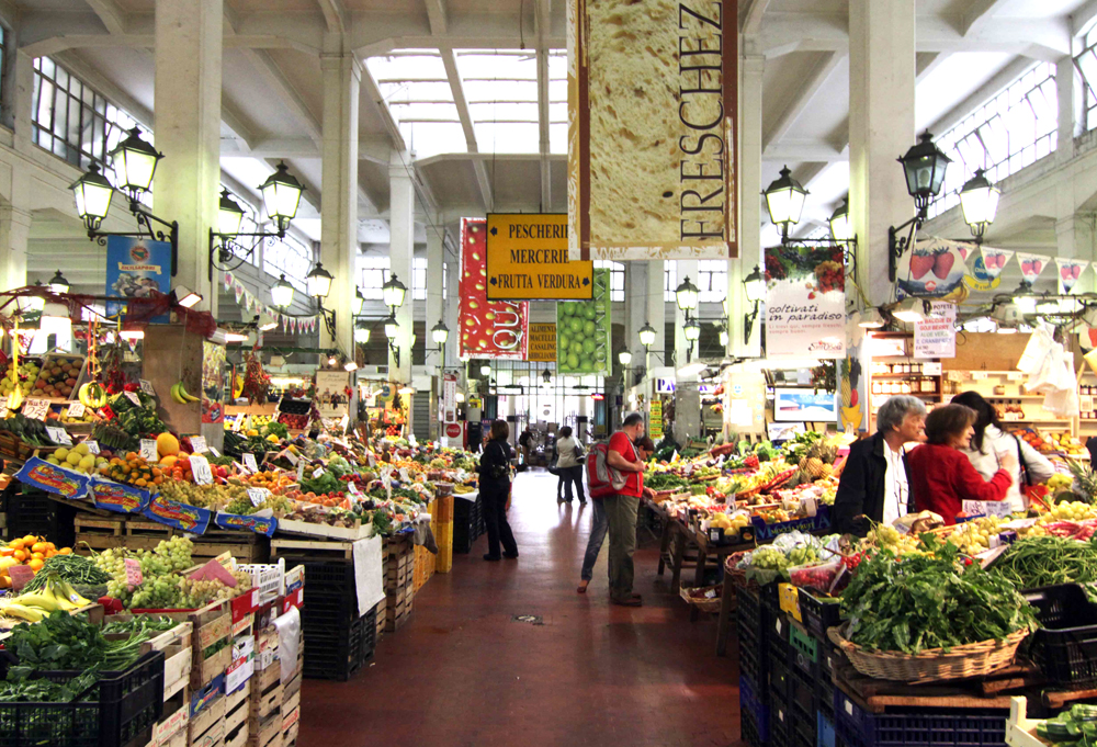 Ruth W. Lo Looks at How Food Relates to Rome's Architecture and Urbanism in the Early Twentieth Century Ruth W. Lo Looks at How Food Relates to Rome's Architecture and Urbanism in the Early Twentieth Century