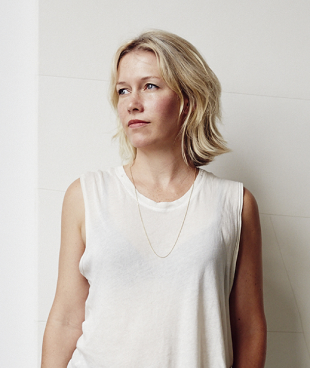 Sarah Crowner Sarah Crowner - portrait