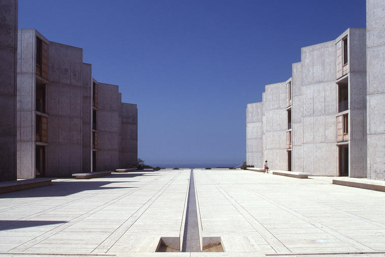 Resident Chris Hawthorne